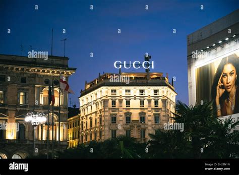 gucci building milan duomo